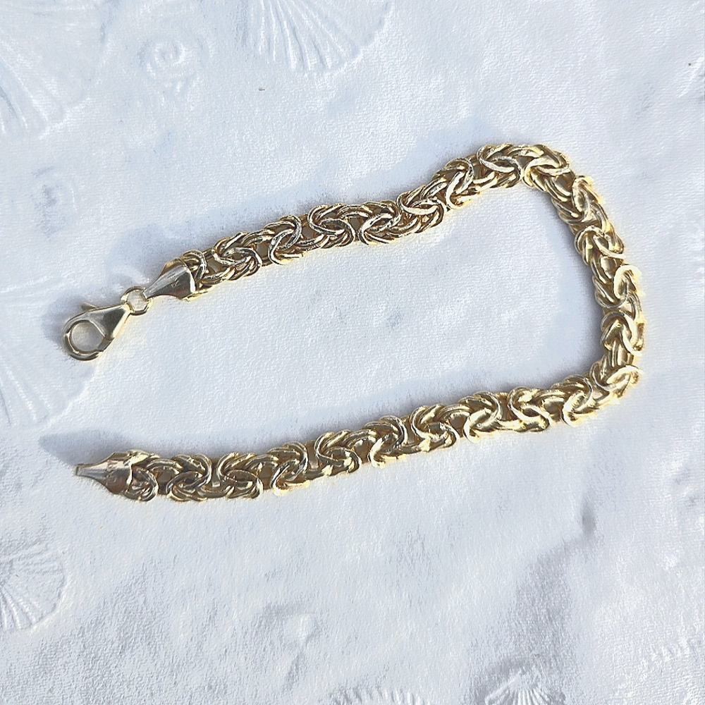 14kt yellow gold Byzantine bracelet 4.4 grams